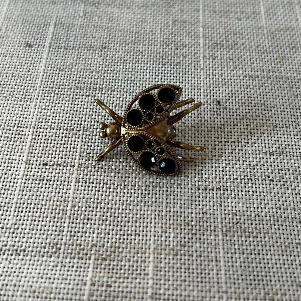 VTG J Crew Gold Tone Fly or Flying Beetle ,ladybug With Black Stones Brooch, Pin